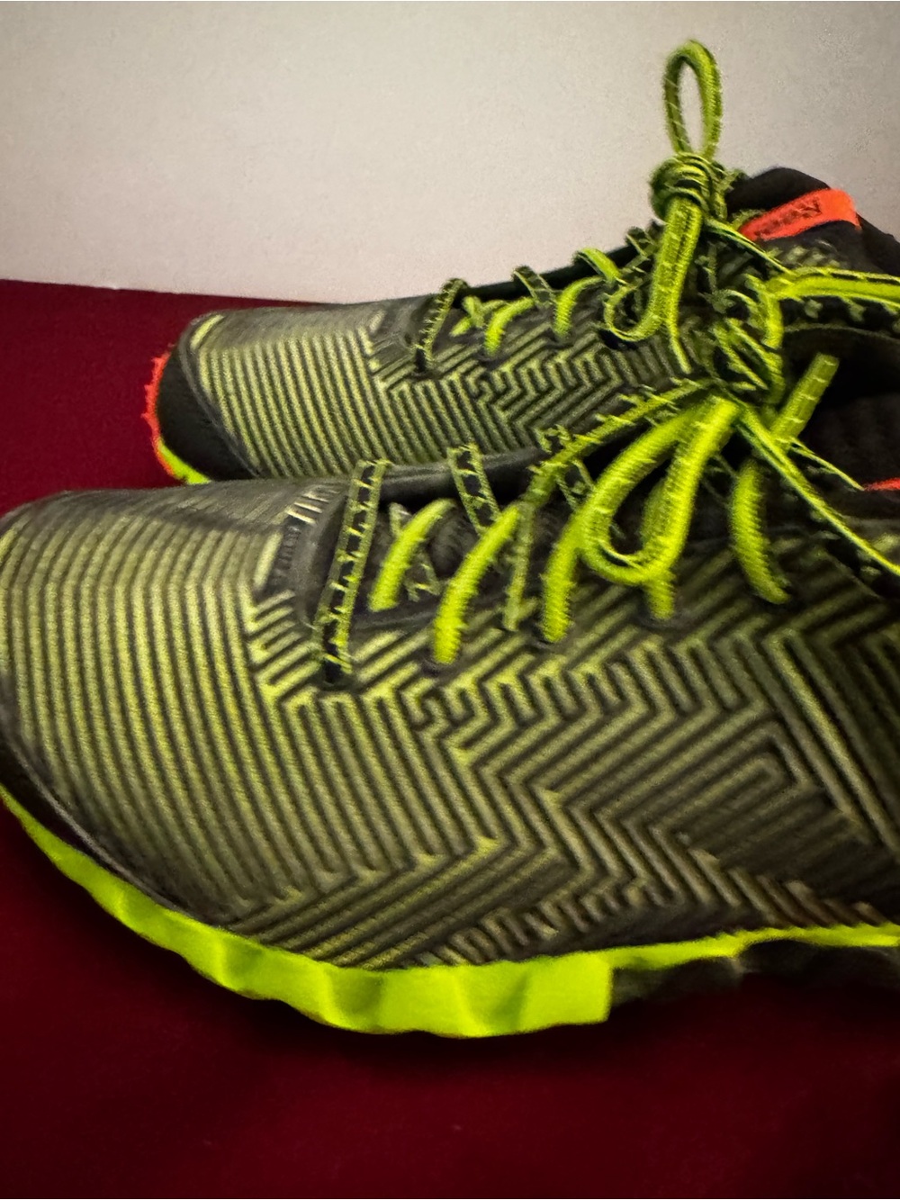 Reebok Zigmaze Lime Running Sneaker Men 9 Athletic Marathon Neon Zigtech EUC - Picture 13 of 16